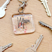 Load image into Gallery viewer, Mum Keyring